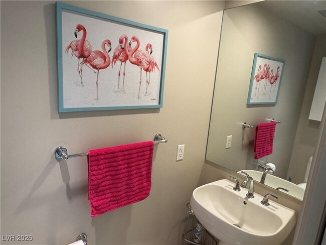 Building Photo - 222 Karen Ave Unit 1805