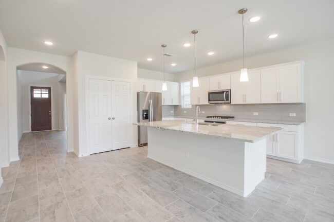 Building Photo - 3 Pioneer Canyon Pl