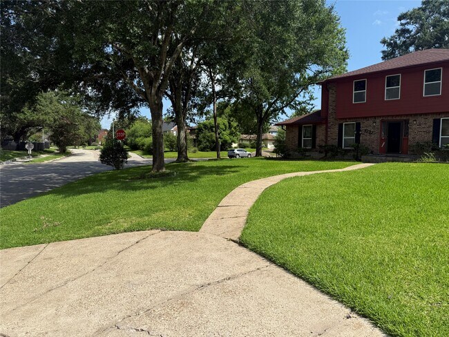 Photo - 3232 Parkwood Dr