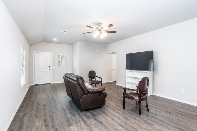 Building Photo - 11599 Lazy Oak Crk Dr