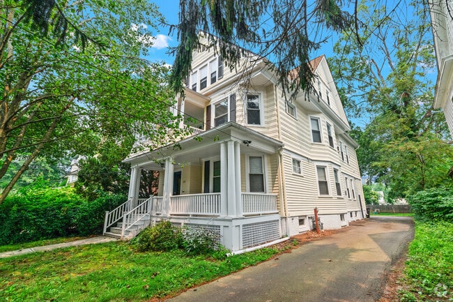 Building Photo - 253 W Elm St Unit 1 Rental