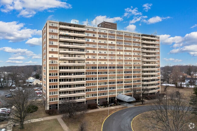 Photo - Barclay Towers Apartments
