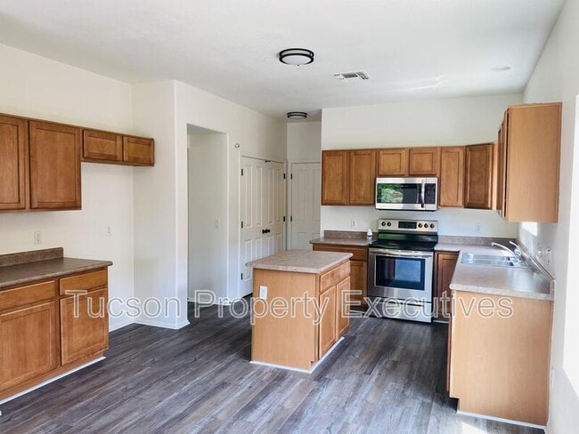 Photo - 11879 W Fontenelle Dr