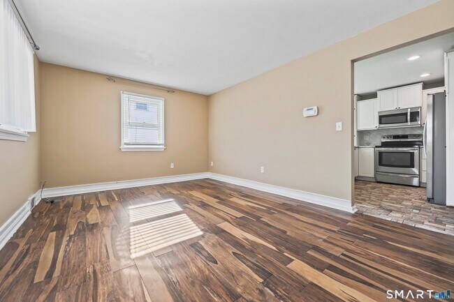 Photo - 33 Harland Ave