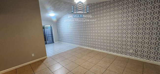 Photo - 3645 N 69th Ave
