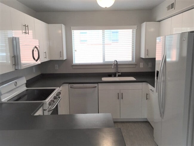 Photo - 1055 W 1033 N St