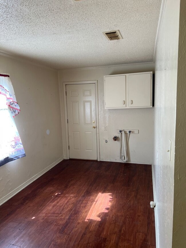 Photo - Cute 2 br 1 bath house