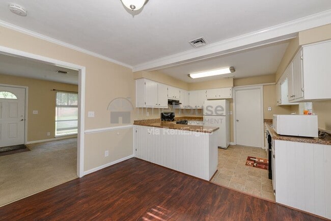 Photo - 290 Sedgefield Ave