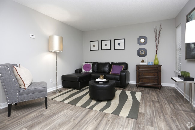 2BR, 2BA - 1,113 SF