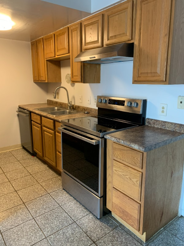 Building Photo - 728 Ohio Pike Unit 9