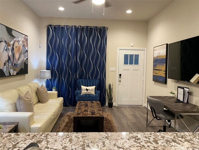 Photo - 3144 Southmore Blvd Unit 5