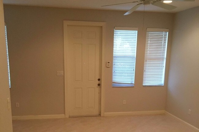 Photo - 880 Millbrae Ct