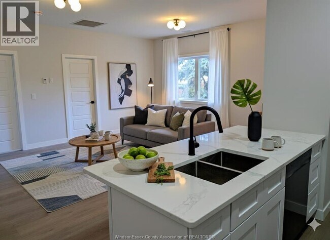 Photo - 926-928 Giles BOULEVARD Unit# 4 Unit 4