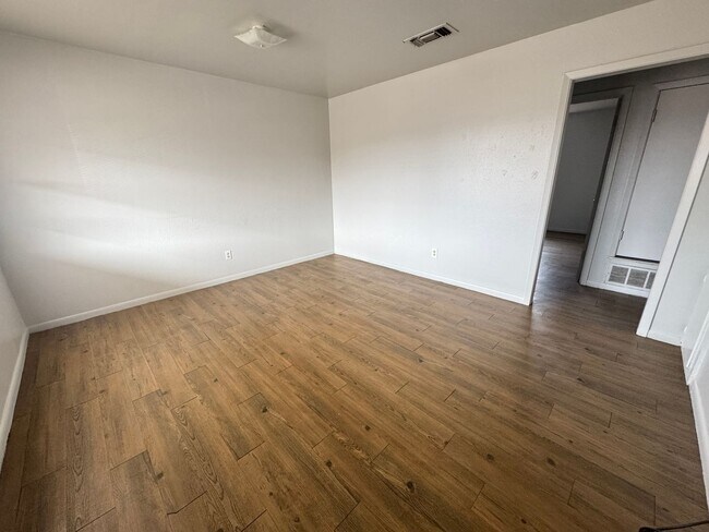 Photo - 611 Sunset Ln Unit G