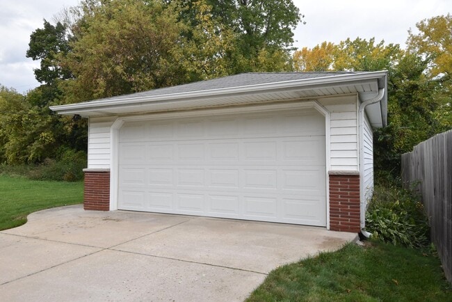 Photo - 802 Carrington Ave