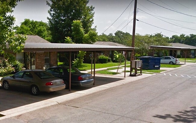 Photo - 1020 Laura McLean Ln