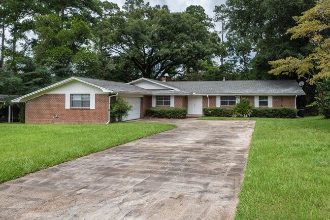 Beautiful 4/2 Single Family Home - Beautiful 4/2 Single Family Home