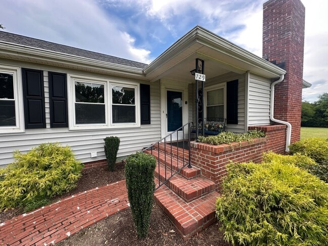 Photo - Call Amanda Tate at 757-289-6810 for more information