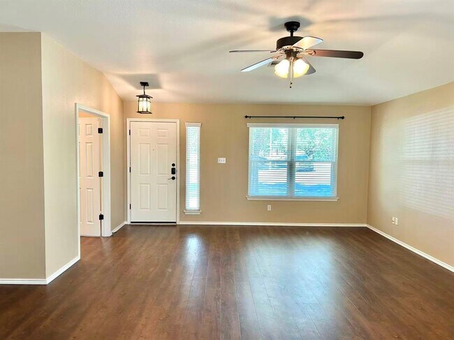 Photo - 14803 Snelling Dr
