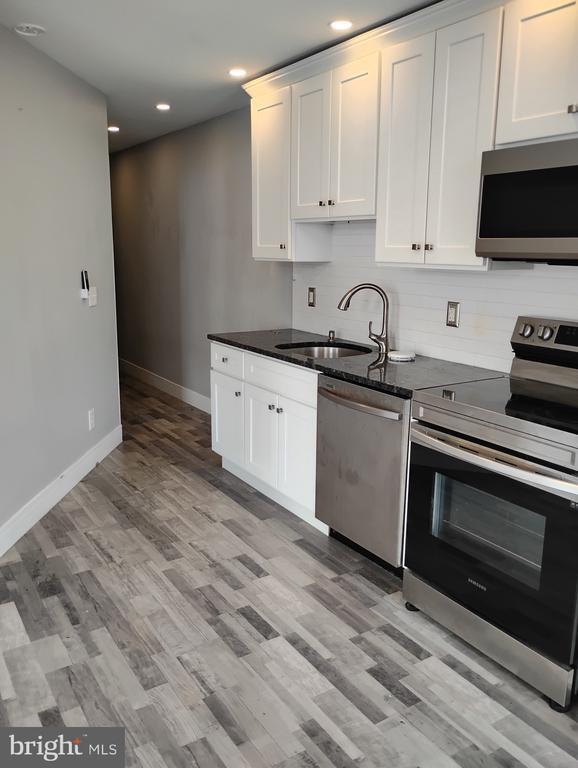 Building Photo - 13 N 4th Ave Unit 4