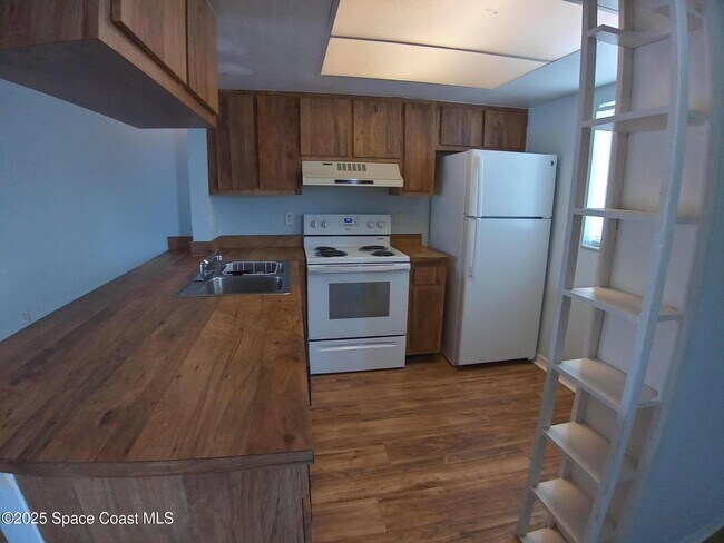 Photo - 1800 University Ln Unit 106