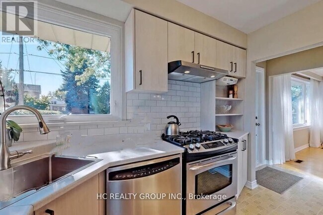 Photo - 53 Treverton Dr
