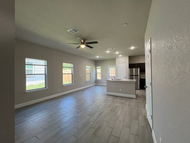 Photo - 3-bedroom, 2.5-bathroom townhome in Live Oak!