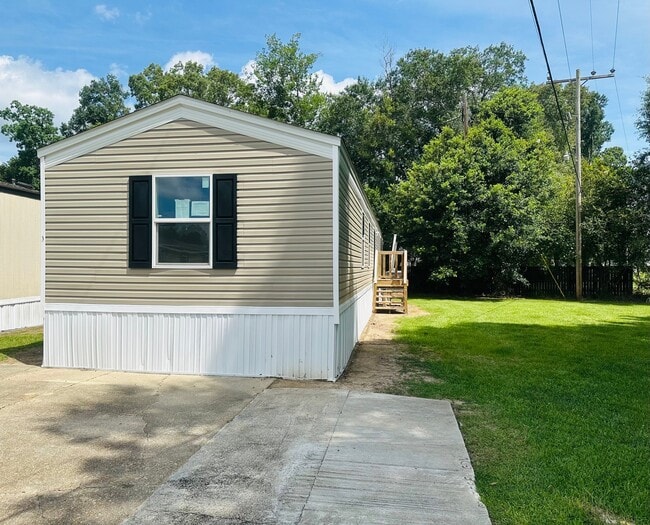 Photo - 9477 Lansdowne Rd
