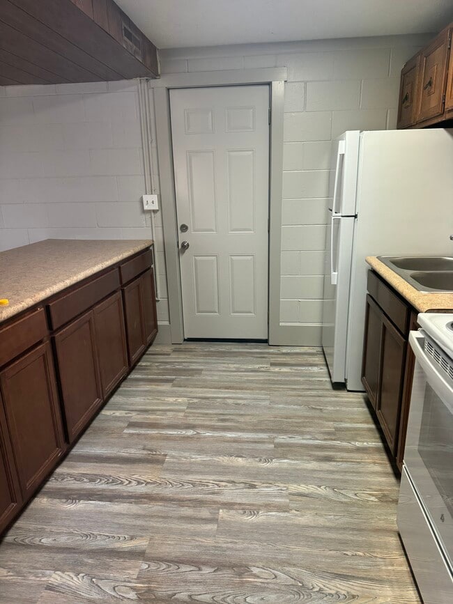 Photo - 116 W Dawes Ave