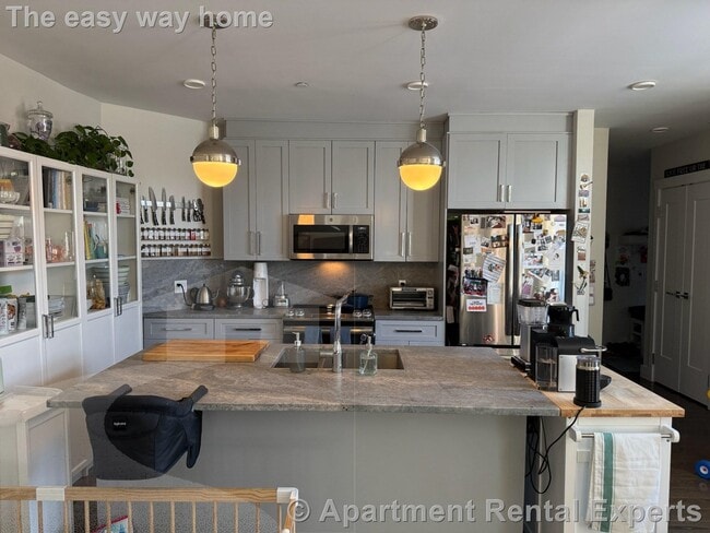 Building Photo - 434 McGrath Hwy Unit #414