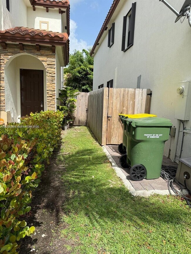 Photo - 156 NE 24th Ave