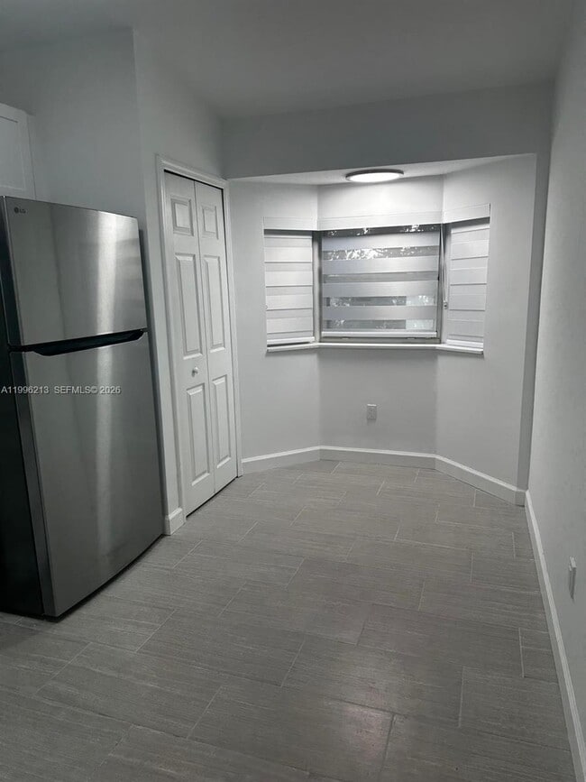 Photo - 2930 SE 12th Rd Unit 203-31