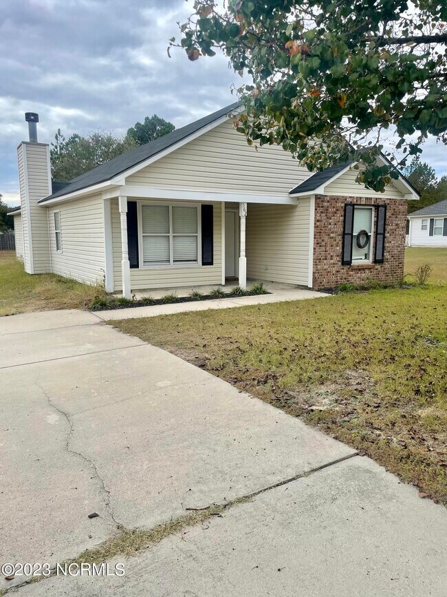 Photo - 562 Wiregrass Rd