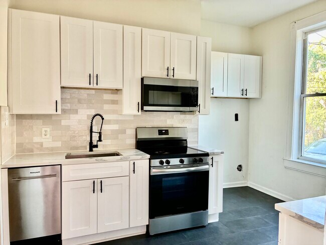 Kitchen - 3331 California Ave Unit 3331 California 1F