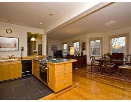 Building Photo - 18 Sunset St Unit 3