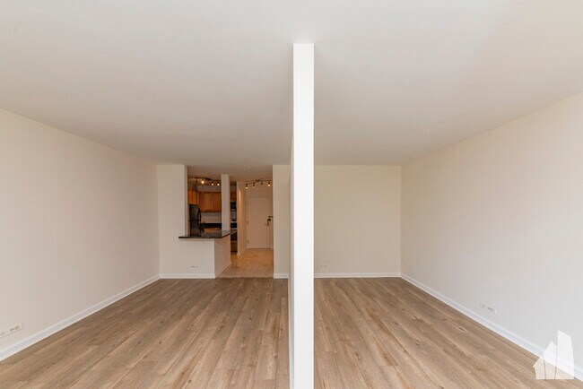 Photo - 777 N Michigan Ave