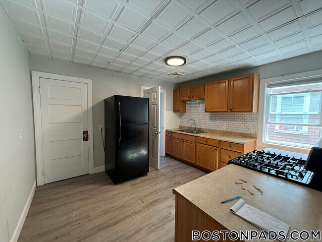 Photo - 41 Simpson Ave Unit 2