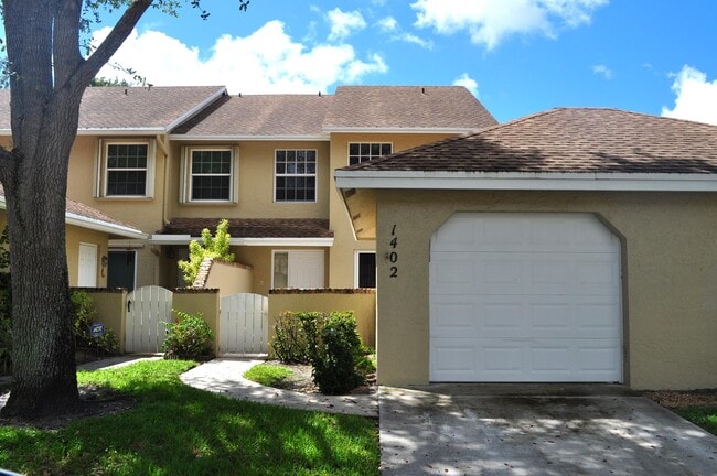 Building Photo - 1402 Maplewood Dr Rental