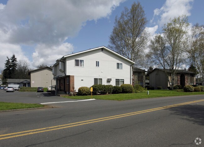 Colonial East Apartments - Colonial East Apartments