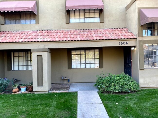 Building Photo - 1504 W La Jolla Dr Rental