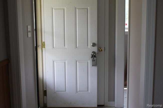 Photo - 32161 Genessee St