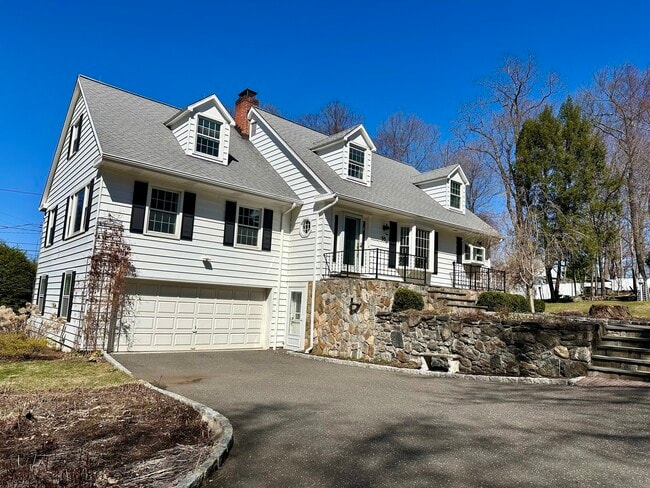 Photo - 55 Knollcrest Rd