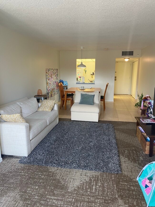 Living room/ dining room - 2001 Atlantic Shores Blvd Unit 205