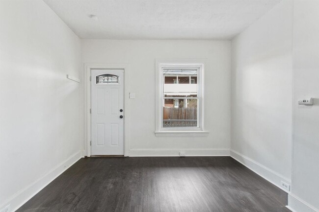 Photo - Bright 2 Bedroom, 1.5 Bath Home in Allison Hill!