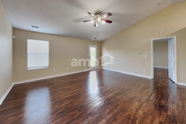 Photo - 2265 Lakecrest Dr