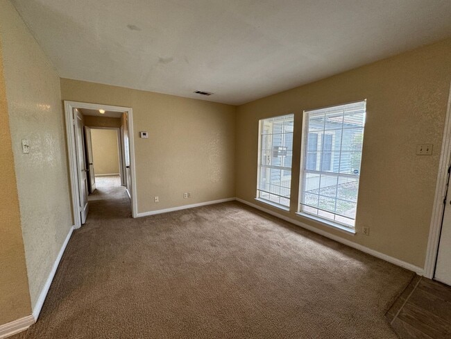 Photo - 807 W Dean Ave