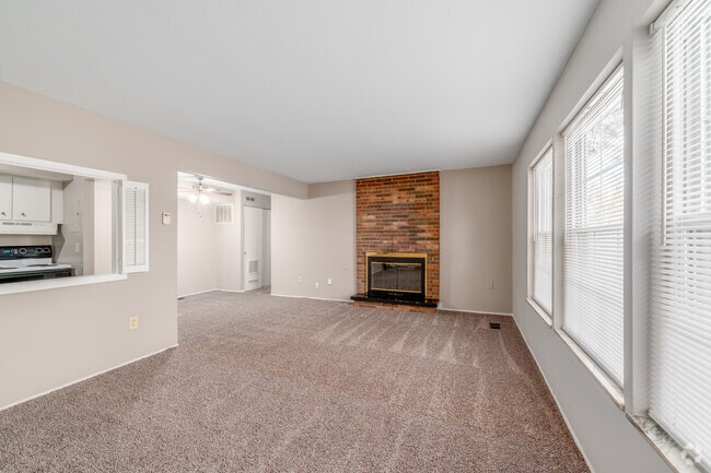 2BR, 2BA - 1,140SF - Living Room