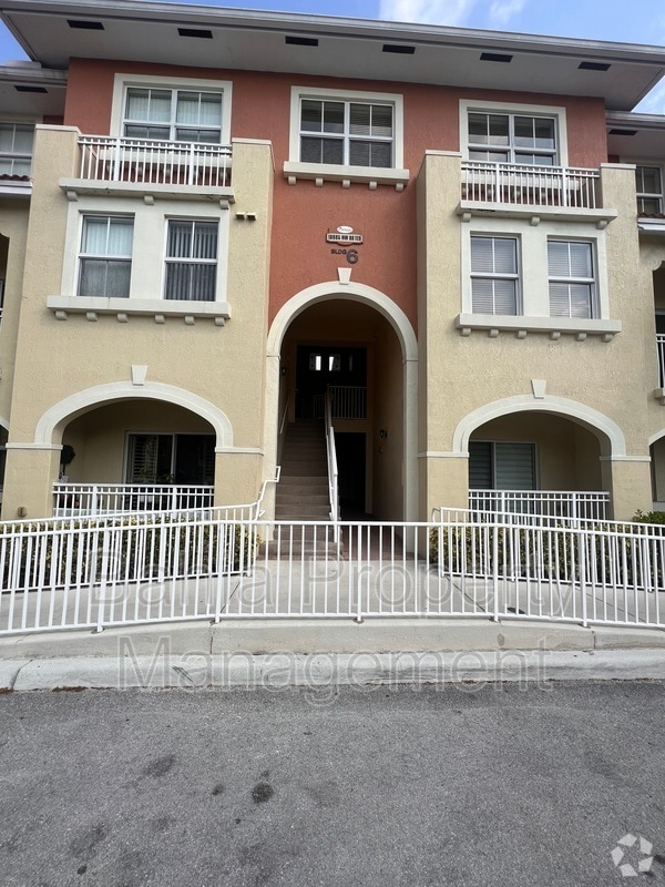 Building Photo - 10885 NW 89th Terrace Unit 112 Rental