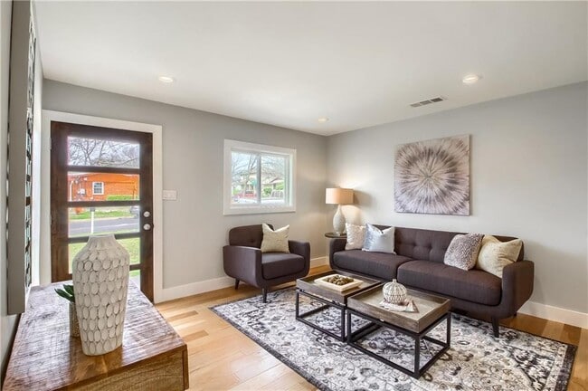 Photo - 1805 Rhodes Rd