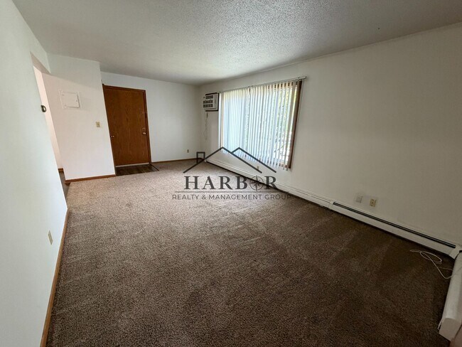 Photo - Cute and Cozy 1 Bedroom Unit 110 - 302